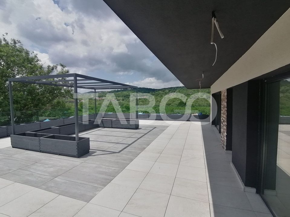 Casa moderna cu 5 camere, piscina si priveliste superba, Cisnadie – fotografia 13 din 26
