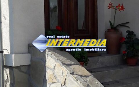 Casa de vanzare renovata complet  in Alba Iulia zona Centru 1200 mp Teren