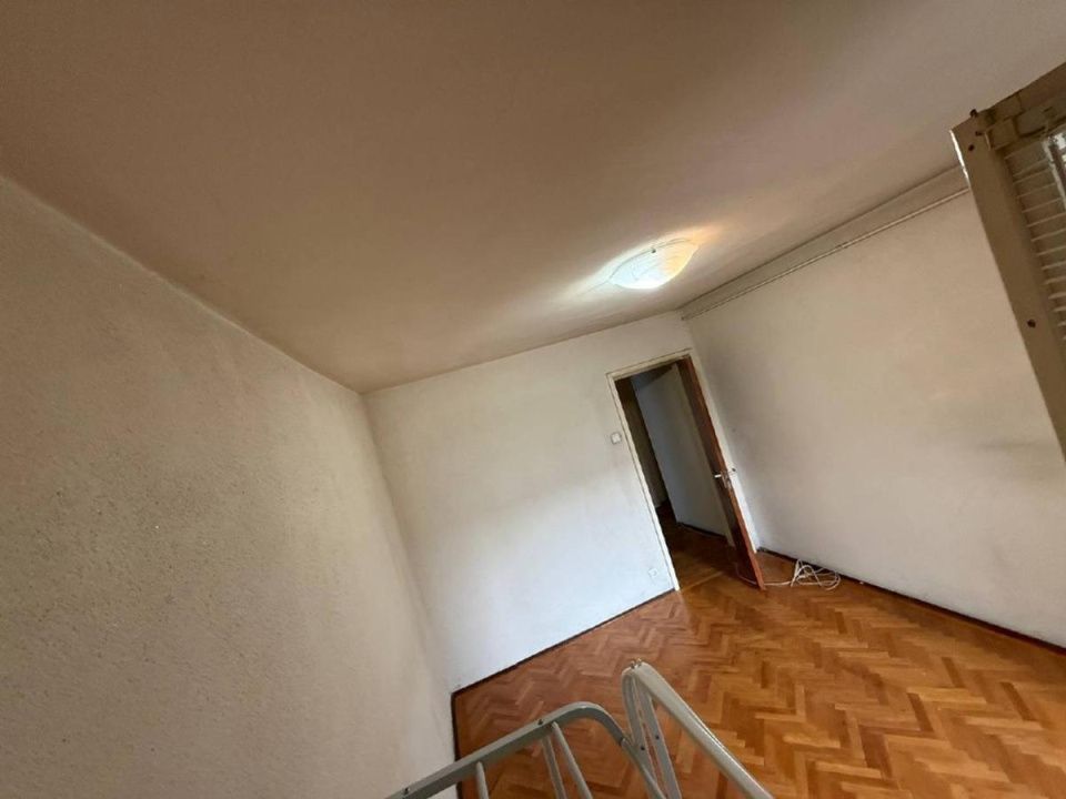 Apartament 4 camere -5 minute de mers  pana la metrou Costin Giorgian – fotografia 11 din 16