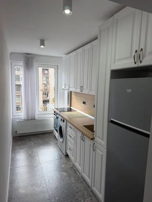 Apartament 2 camere renovat in Bdul Magheru - Piata Romana – fotografia 4 din 6