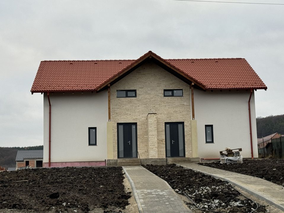 Duplex de vânzare, 120mp utili, 550mp teren pe unitate – fotografia 1 din 9