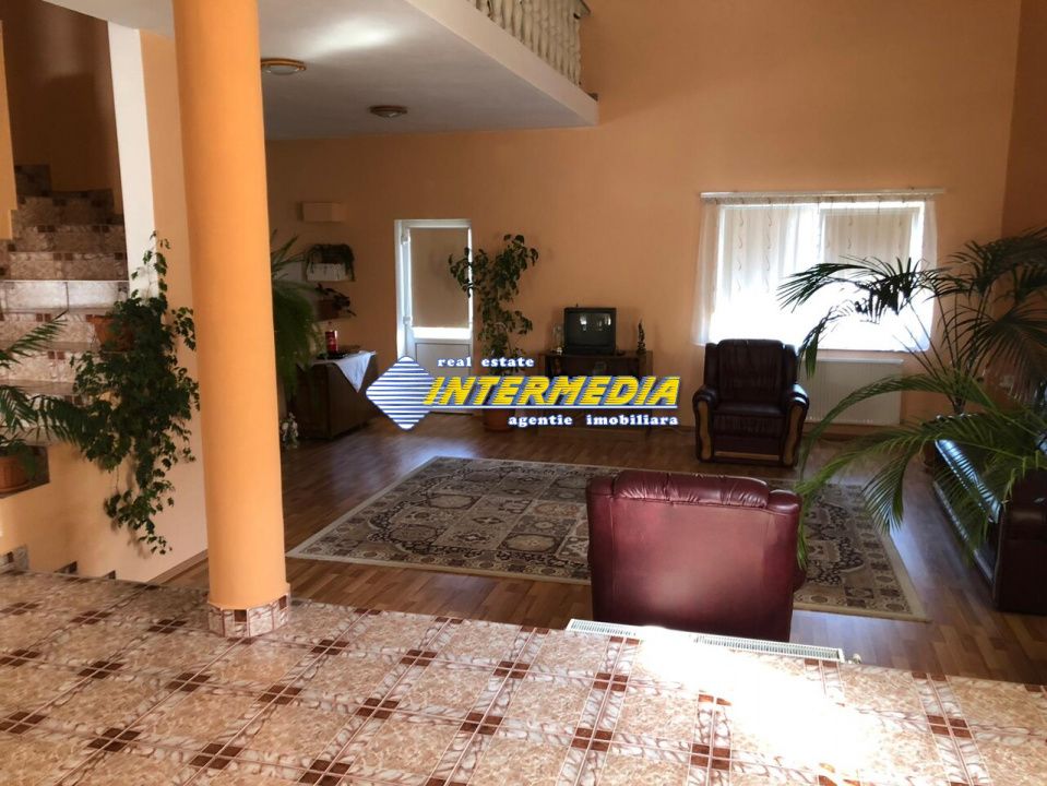 Casa deosebita  D+P+E de vanzare CETATE cu 900 mp. teren – fotografia 4 din 20