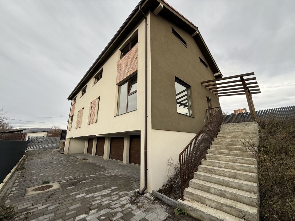 EXCLUSIVITATE !! COM 0% !! De vânzare duplex 4 cam 160 mpu D+P+E str Oasului – fotografia 25 din 31