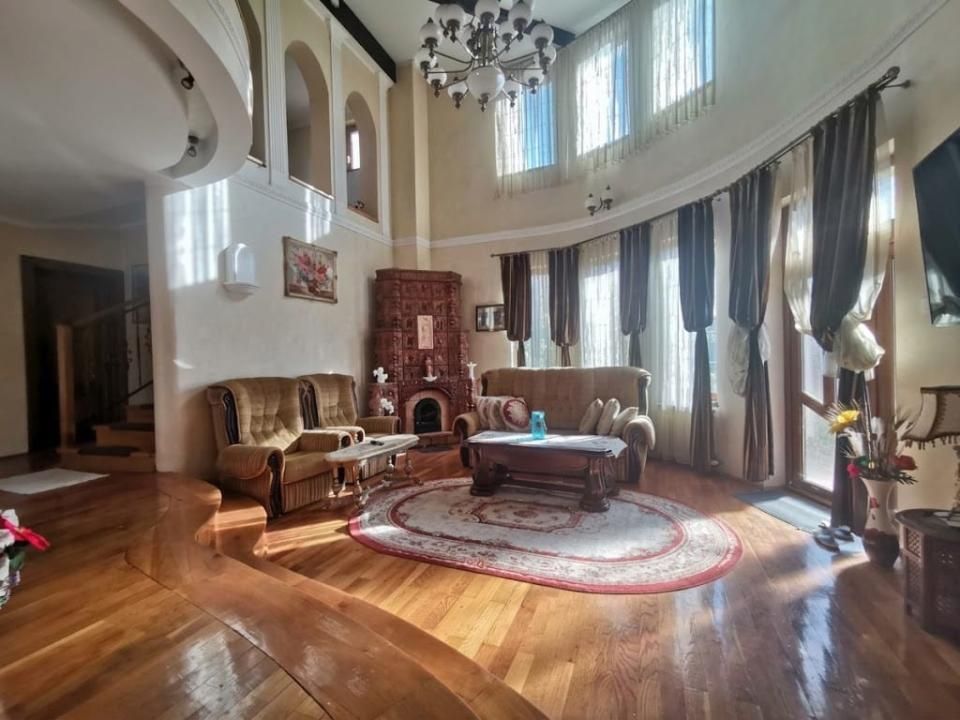 Casa de vanzare cu 4 camere, cartier Grigorescu, Oradea – fotografia 1 din 23