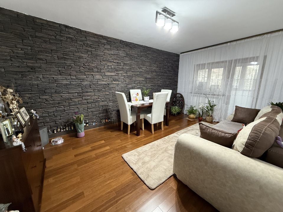 Apartament 4 camere, decomandat, etaj 3, mobilat si utilat - Baba-Dochia – fotografia 1 din 11