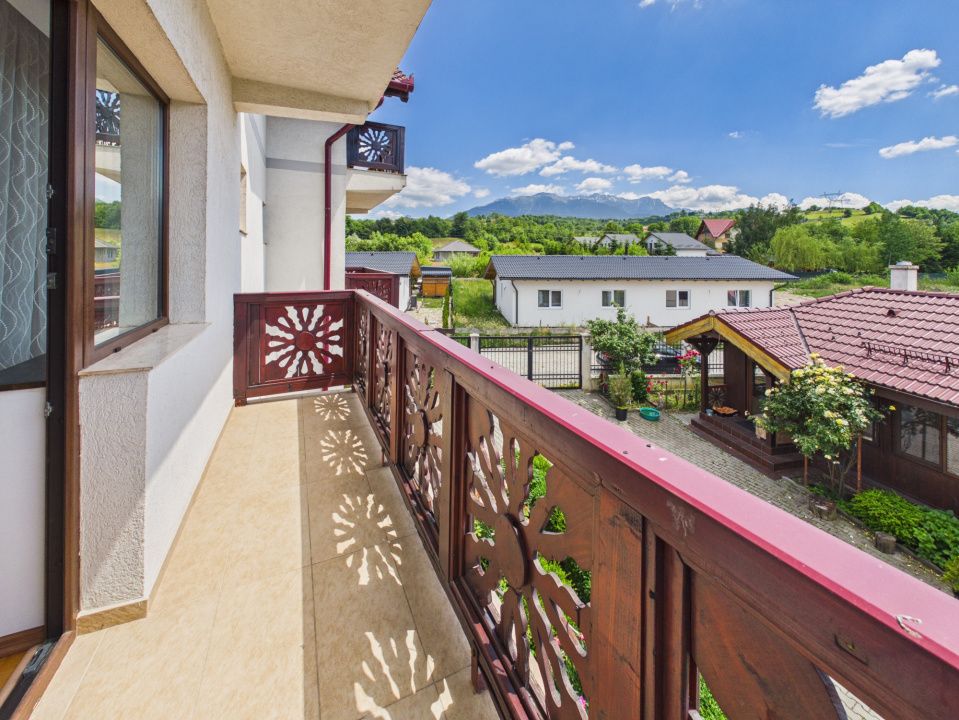 Casa cu priveliste de vis si potential turistic de pensiune in zona Bran – fotografia 19 din 46