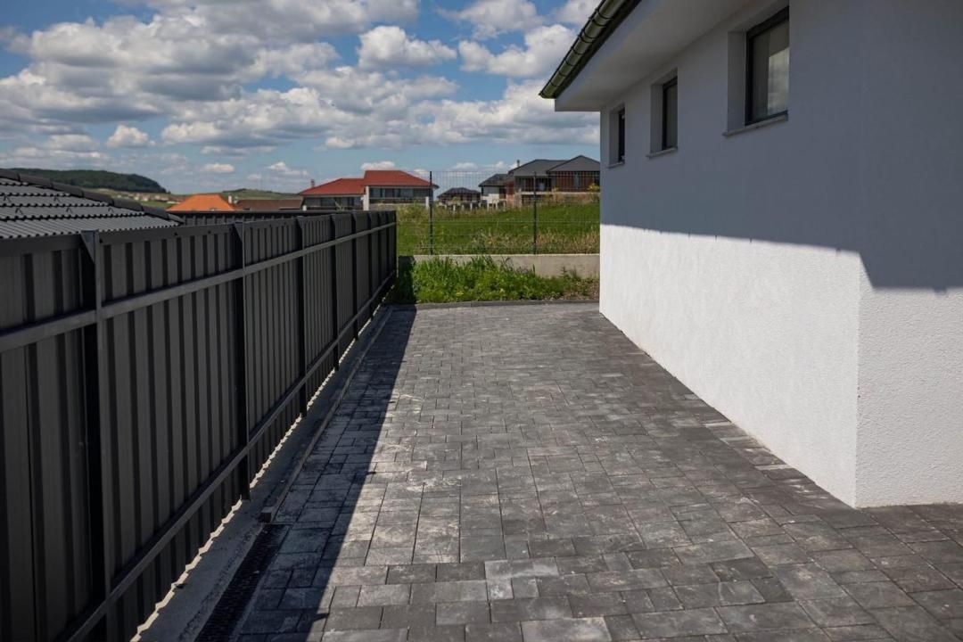 Casa unifamiliala 140mpu cu garaj la intrare in Chinteni – fotografia 8 din 22
