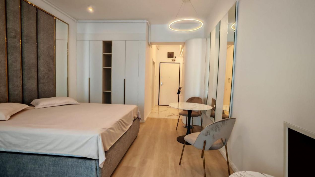 Studio spațios cu balcon mare și vedere laterală la mare în Tomis Vila – fotografia 14 din 15
