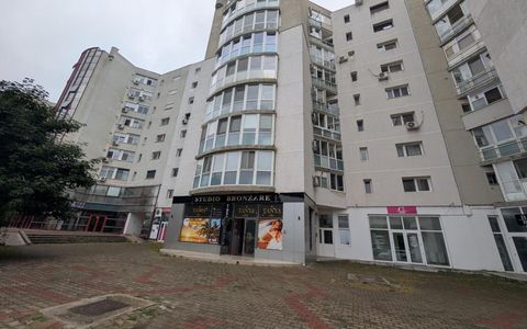 Spatiu comercial 9Mai 82 # peco Moll