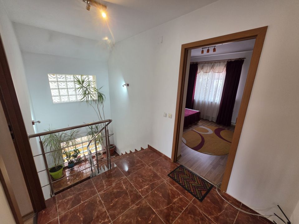 Oportunitate! Vila deosebita, P+M inalta, zona excelenta, Valu lui Traian! – fotografia 9 din 14