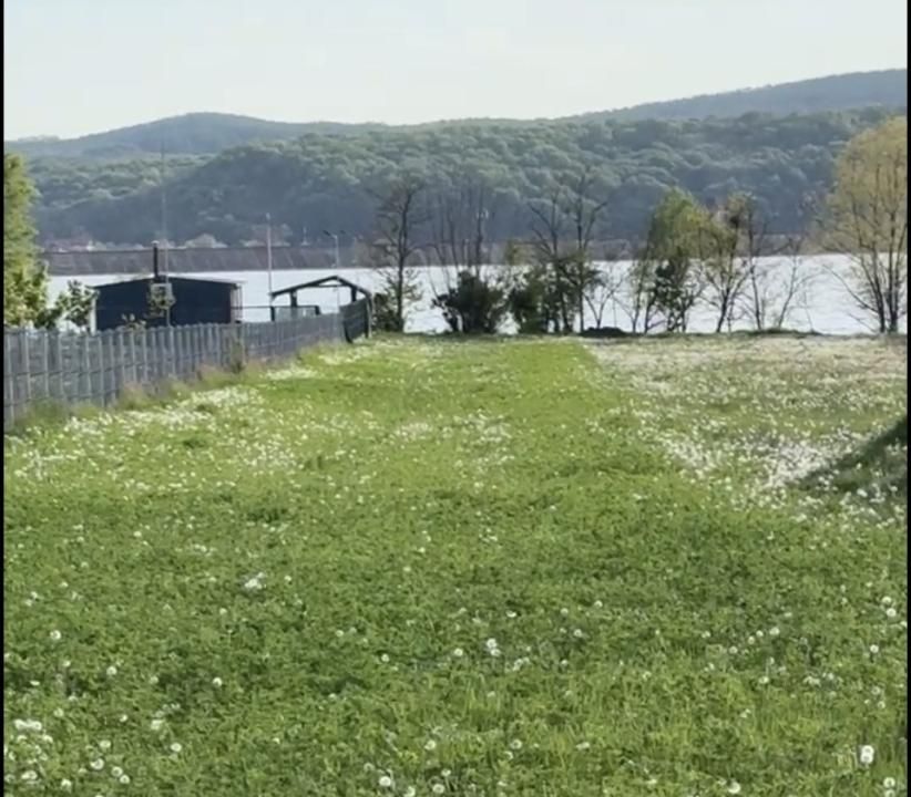 Teren 2100 mp cu ieșire la lac – Budeasa Mare – fotografia 1 din 5