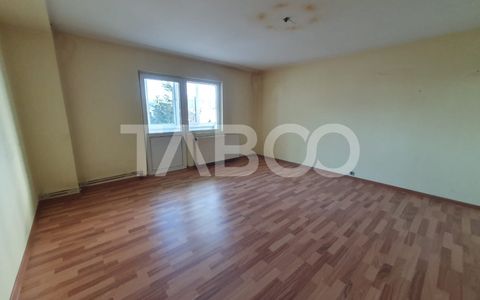 Apartament 3 camere decomandat 80 mp + 2 balcoane zona Teiului