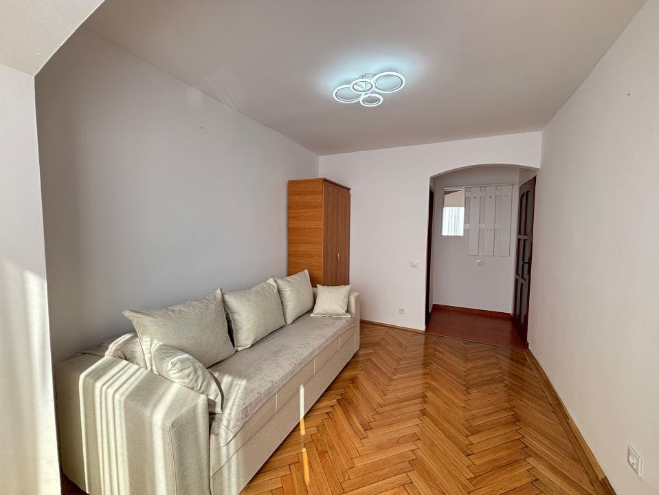 Apartament 3 camere de închiriat, etaj 1 – Sibiu, Vasile Aaron – fotografia 12 din 13