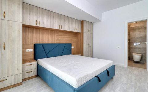 Apartament 3 camere de închiriat Decebal, bloc nou 2025
