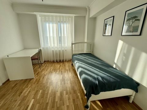 Apart. 4 camere, mobilat și utilat, central, Bloc Stea cu vedere spre Primărie – fotografia 5 din 32