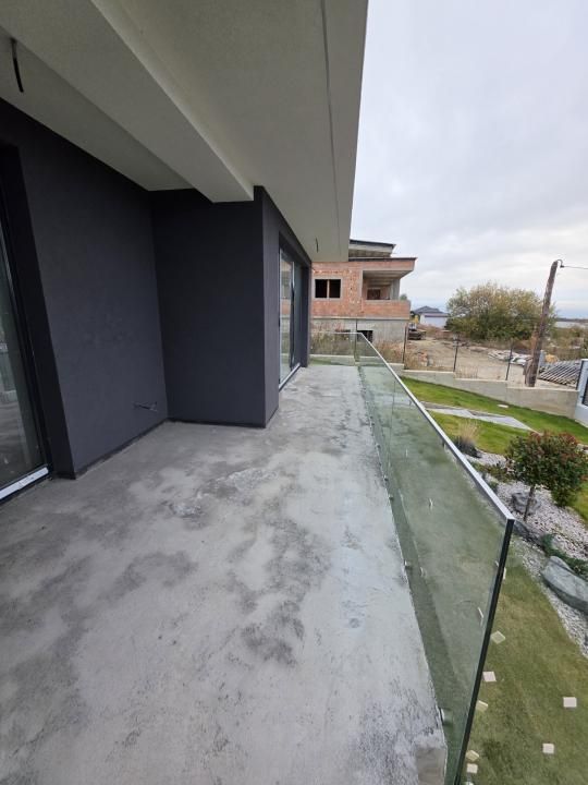 Casa de vânzare în Feleacu | 5 camere, terasă de 95 mp cu jacuzzi – fotografia 6 din 7