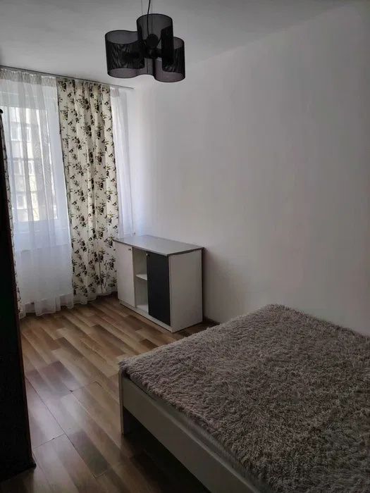 Apartament 3 camere Titan/ Costin Georgian/ Minis/ bloc 4 etaje – fotografia 3 din 5