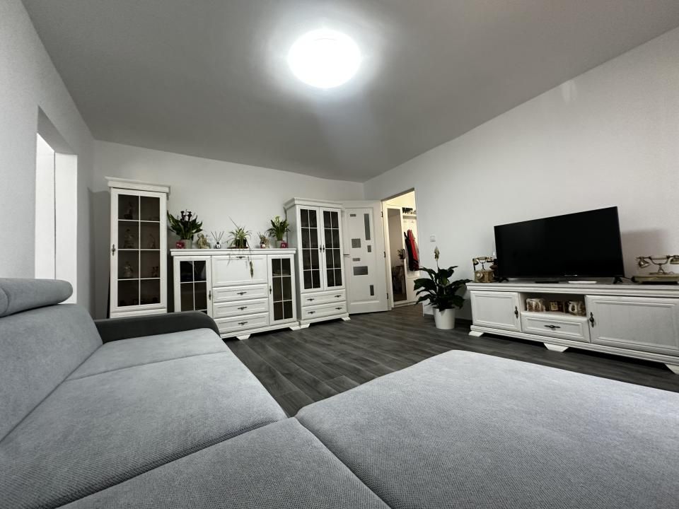 Apartament 2 camere, 52mp, complet mobilat si utilat- Dambovita – fotografia 1 din 13