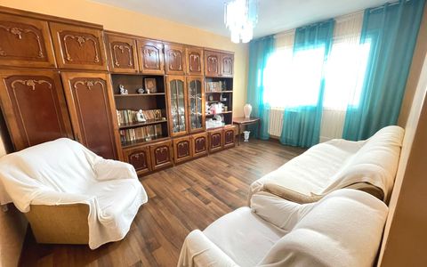 Apartament 3 camere decomandat-Piata Nicolina-etaj intermediar