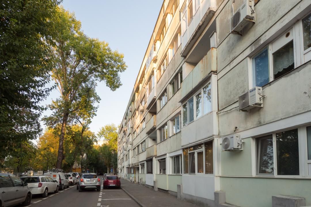 Eroii Revolutiei metrou, parc, gata de mutat, centrală proprie – fotografia 35 din 36