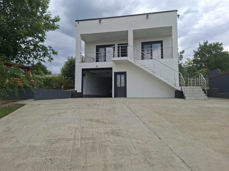 Vila cu garaj, camera tehnica, terasa circulabila, teren 1000 mp, 2023, nu rata – fotografia 1 din 21