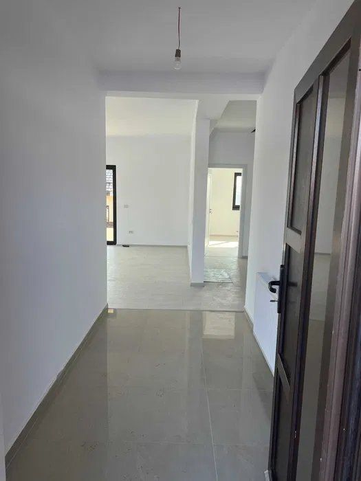 Casă pe un nivel, stil mediteranean, teren 450 mp — Valea Lupului, Iași – fotografia 6 din 10