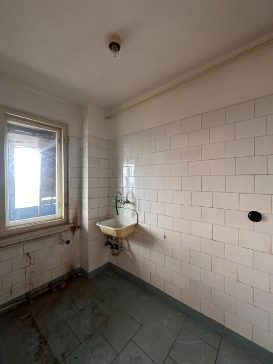 Garsonieră cu balcon de vânzare în zona Tomis III – vedere superbă către oraș – fotografia 5 din 7