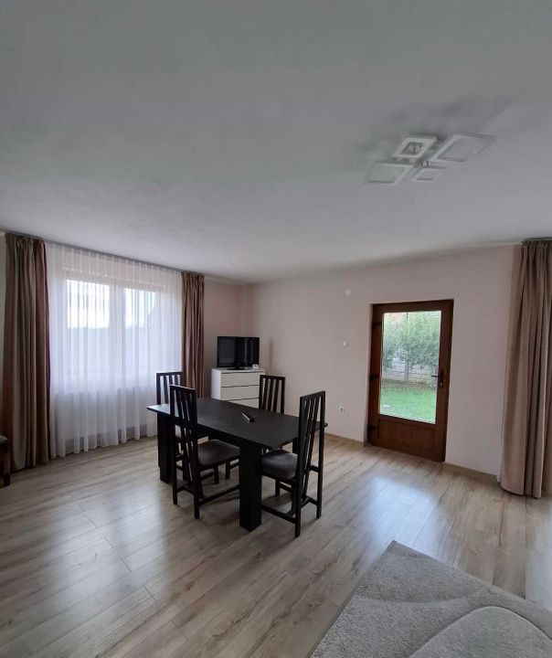 Casa de Inchiriat la iesire din Oradea spre Sanmartin – fotografia 1 din 6