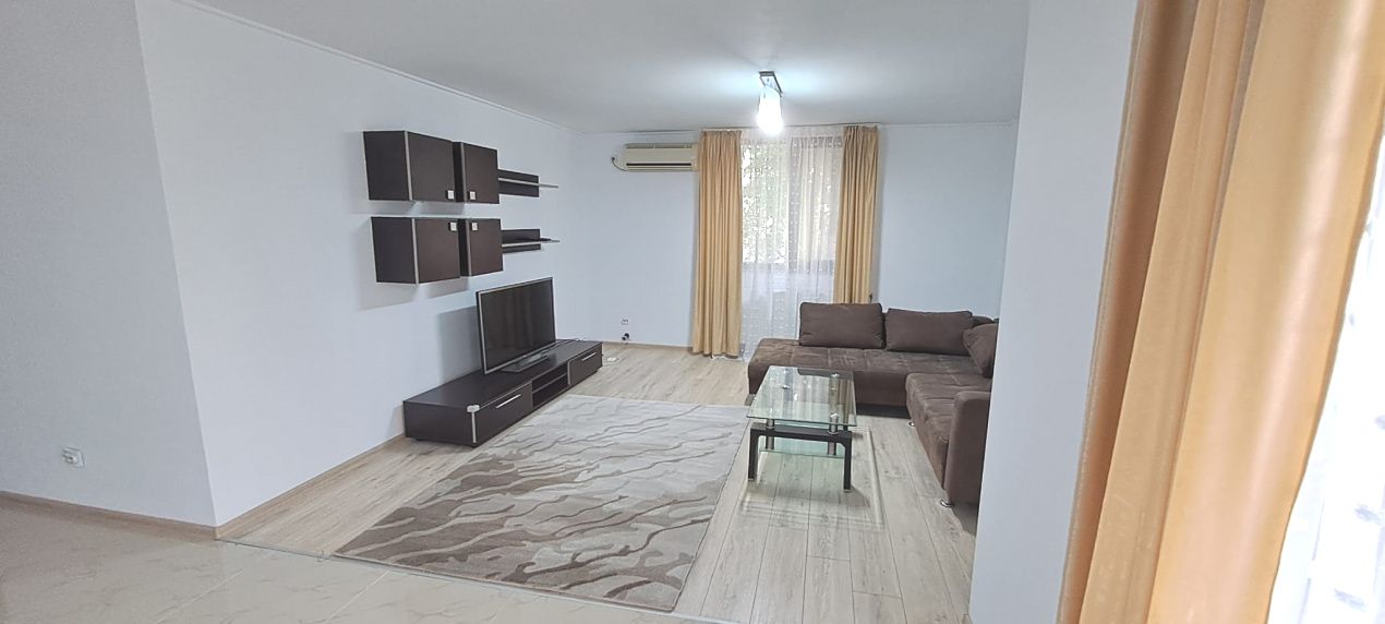 Apartament 3 camere Calea București- Bloc 2008 – fotografia 3 din 8