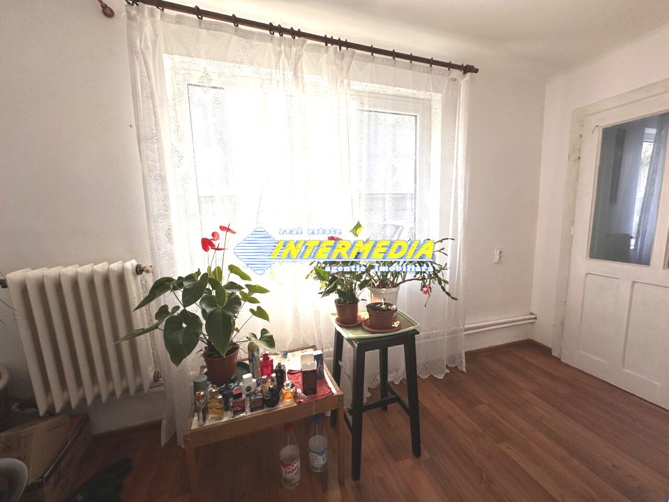 Casa cu 3 camere  in Cetate la asfalt cu 1176 mp Teren – fotografia 3 din 15