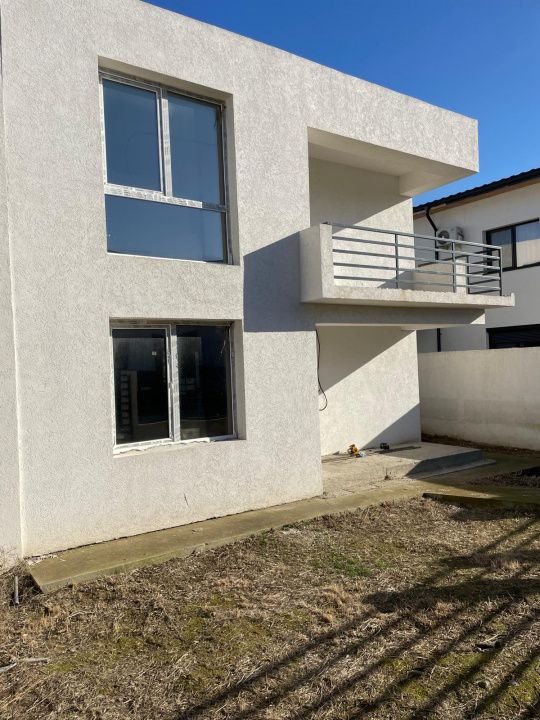 Duplex P+1 de vânzare în Mamaia Sat – 2 dormitoare, birou, terasă acoperită – fotografia 10 din 12