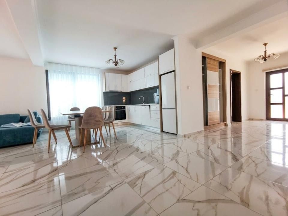 Casa de inchiriat cu 4 camere,curte, Santandrei, zona Mega Image, judetul Bihor – fotografia 3 din 13