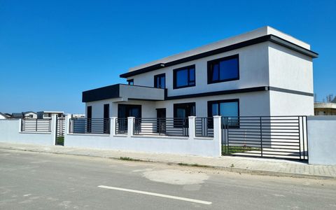 Casa P+1 in Navodari, cartier Midia Sat, vedere spre Lacul Tasaul
