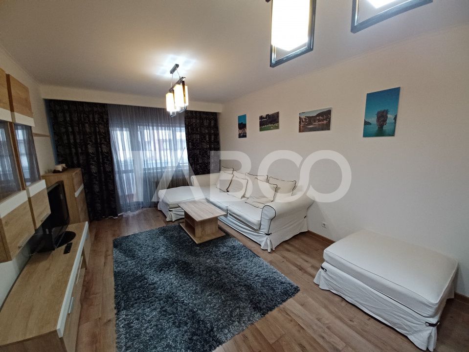 Apartament spatios cu 3 camere si 2 bai plus balcon in zona Central – fotografia 1 din 11