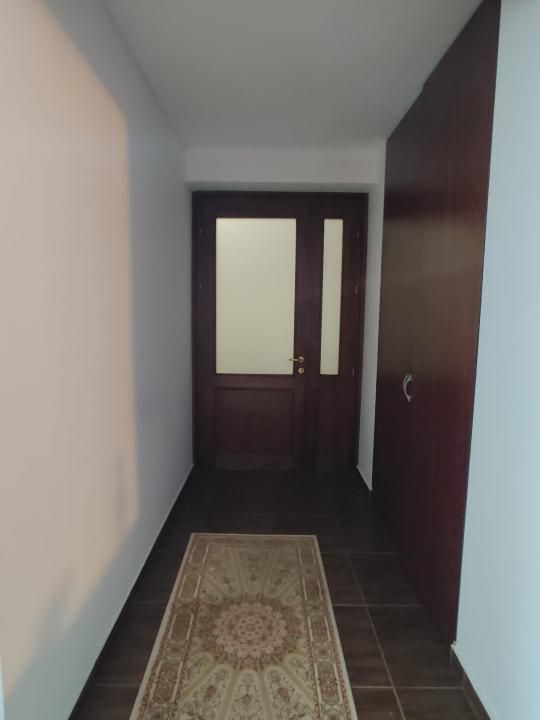 Vilă exclusivistă de vânzare în Iași – 450 mp utili și teren de 2.000 mp – fotografia 17 din 23