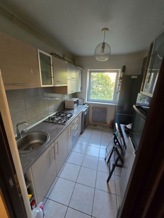 Apartament 3 camere de vânzare în zona Dacia – etaj intermediar – fotografia 3 din 8