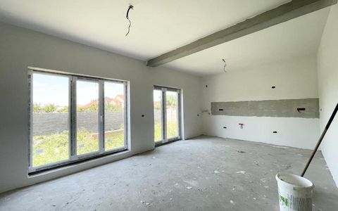 Duplex cu 3 camere - centru Mosnita Veche