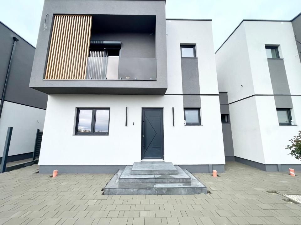 Duplex separat prin camera tehnica, 116mp utili - Mosnita Noua – fotografia 1 din 14