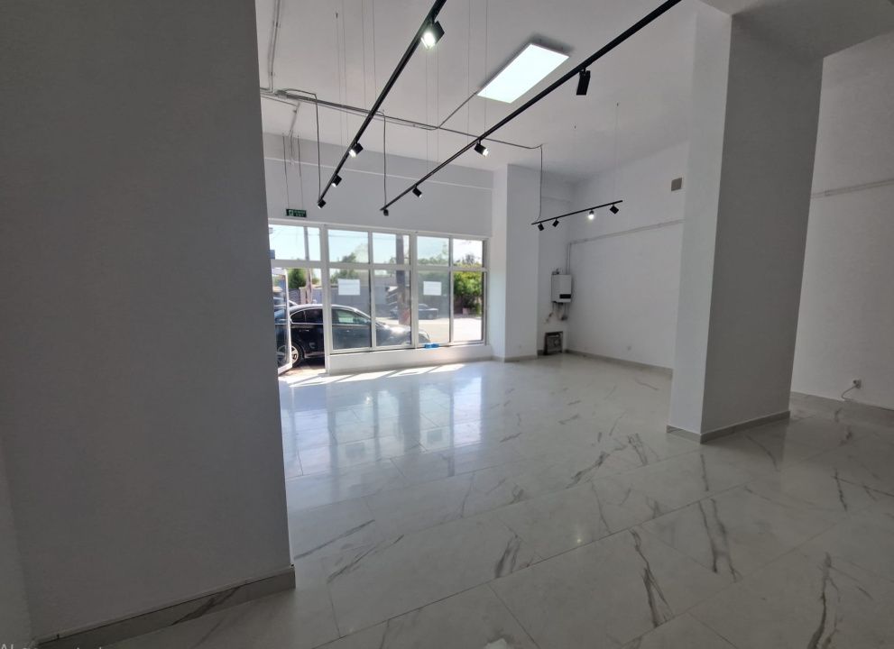 Marasti, spatiu comercial cu vitrina si parcare – fotografia 1 din 5