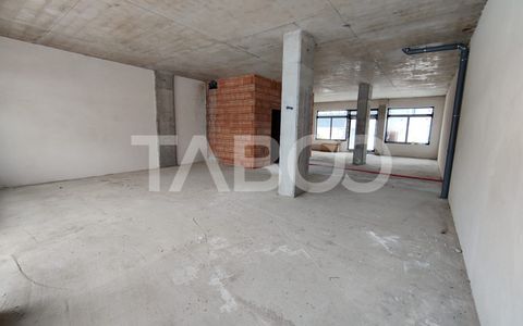 Spatiu comercial open space generos stradal cu vitrine Turnisor Sibiu