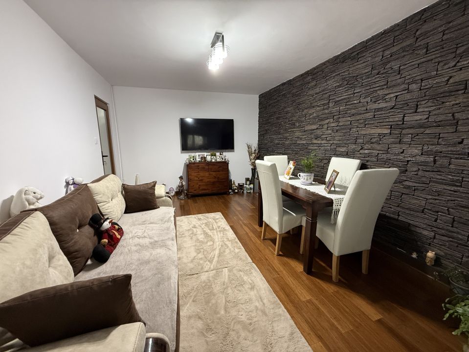 Apartament 4 camere, decomandat, etaj 3, mobilat si utilat - Baba-Dochia – fotografia 2 din 11