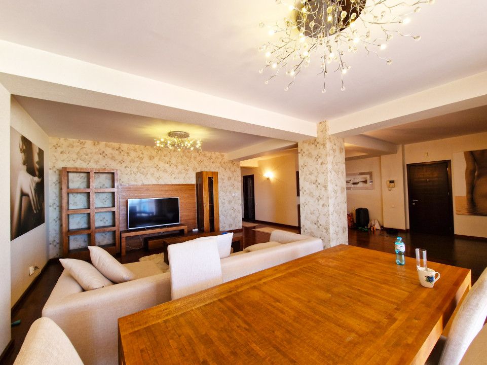 De închiriat Apartament de 3 Camere, Vedere la Mare, în Centru, 180mp utili. – fotografia 4 din 14