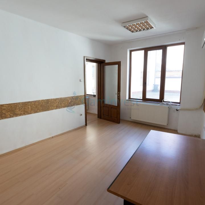 Cladire de inchiriat in Oradea, 382 mp cu 3 nivele, multifunctionala – fotografia 19 din 29