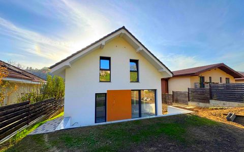 OPORTUNITATE! Casă individuală de vânzare 152mp utili, teren 655mp, zona Tăuți!!