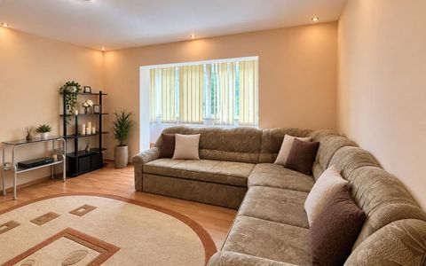 Apartament 2 camere, etaj 3, semidecomandat, zona Dambovita-Flavia