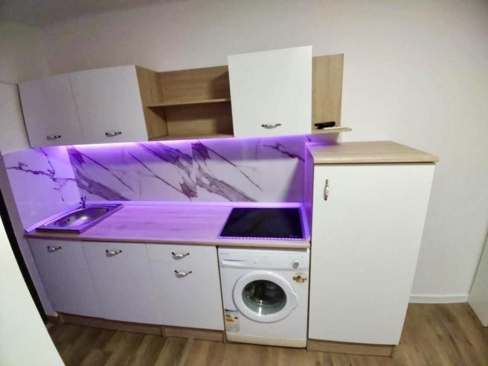 Garsoniera, 16 mp utili, etaj 3, renovata - Zona UMT – fotografia 1 din 7