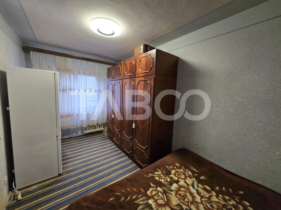 Apartament 2 camere de vanzare etaj intermediar 36mp zona Vasile Aaron – fotografia 3 din 12