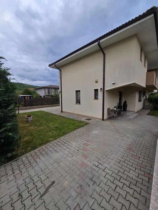 Duplex de vânzare | Curte generoasă | Stradă privată | zona Terra – fotografia 4 din 10