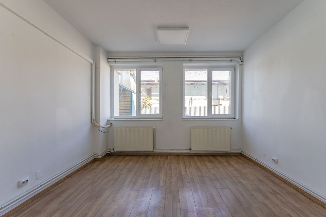 Hală 664 mp cu showroom, lift marfă și 15 parcări Brașov – fotografia 18 din 22