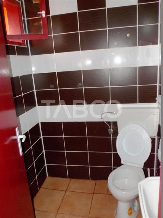 Pensiune de vanzare 13 camere si teren 3000 mp la cheie Comision 0% – fotografia 50 din 53